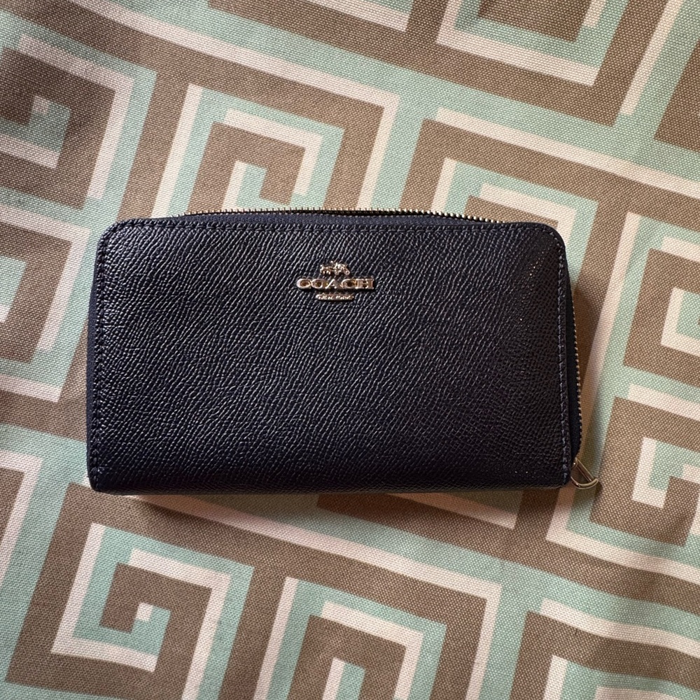 Coach Navy Pebbled Leather Zip Wallet Gold Finishes Card Pocket Card clutch bag - Picture 2 of 12